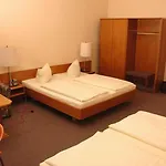 Rewari 3* برلين