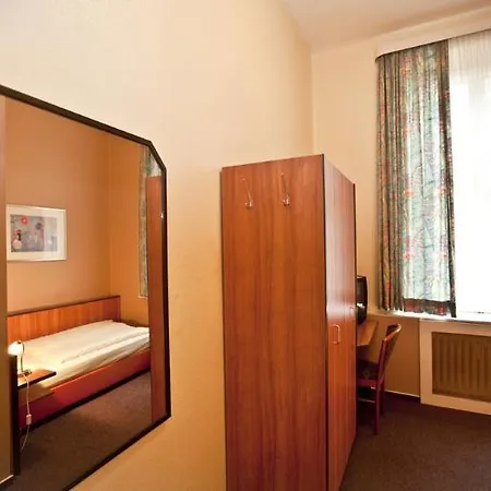 Rewari 3* Berlin