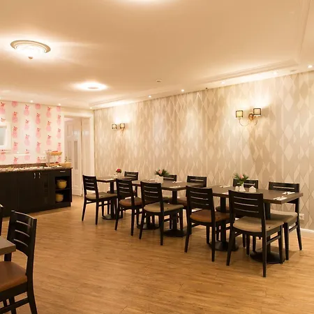 Rewari Hotell 3*